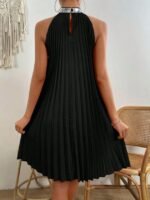 Kadın Balıkçı Yaka Omuzlardan Açık Pılelı Kısa Janjan Krep Elbise - Görsel 3