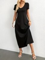 Kadın Kısa Kollu Yakası Yuvarlak Cepli Viskon Elbise