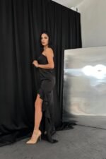 Siyah Volanlı Saten Abiye - Görsel 4