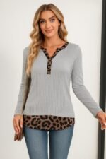 Kadın Uzun Kollu Yakadan Düğmeli Leopar Detaylı Kaşkorse Bluz - Görsel 2
