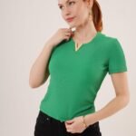 Kısa Kollu Yaka Detaylı Kaşkorse Yeşil Bluz