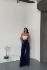 SALAŞ ÖNDEN YIRTMAÇ DETAYLI BEL KEMERLİ PANTOLON - Lacivert - Görsel 2