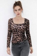 Kadın Uzun Kollu Kare Yakalı Leopar Desenli Dalgıç Bluz