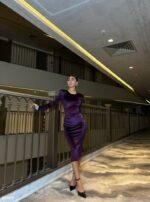 Kadın Bisiklet Yaka Vatkalı Manşet Detay Kadife Kumaş Midi Boy Elbise - Görsel 2