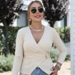 Kadın Uzun Kollu Kruvaze Yakalı Toka Detaylı Viskon Bluz