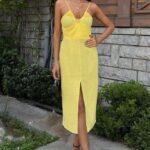 Göğsü Aksesuarlı Önü Yırtmaçlı Elbise 2899