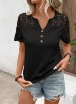 Kadın Kısa Kollu V Yakalı önden Düğmeli Dantel Detaylı Waffle Bluz - Görsel 2