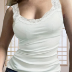 Kadın Askılı Yuvarlak Yaka Dantel Detay Kaşkorse Bluz