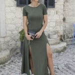 Kadın Kısa Kollu Sırt Dekolteli Yırtmaç Detaylı Viskon Elbise