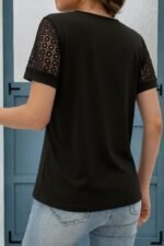 Kadın Kısa Kollu V Yakalı Dantel Detaylı Viskon Bluz - Görsel 4