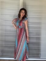 Kadın Kısa Kollu V Yakalı Desenli Yandan Yırtmaçlı Süprem Elbise