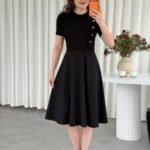 Kadın Kısa Kollu Bisiklet Yaka Gold Düğme Detay Midi Boy Elbise