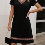 Kadın Kısa Kollu V Yakalı Etnik Desen şerit Detaylı Viskon Elbise