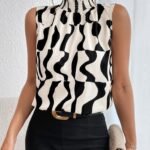 Kadın Kolsuz Balıkçı Yaka Desenli Süprem Bluz