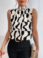 Kadın Kolsuz Balıkçı Yaka Desenli Süprem Bluz