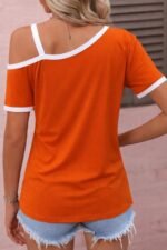 Kadın Kısa Kollu Tek Omuzu Açık Askı Toka Detaylı Viskon Bluz - Görsel 3