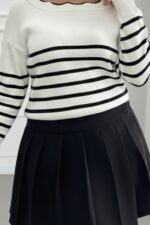 Kadın Beyaz Sırt Bağlama Detaylı çizgi Desen Triko Bluz - Görsel 4