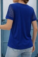 Kadın Kısa Kollu V Yakalı Dantel Detaylı Viskon Bluz - Görsel 3