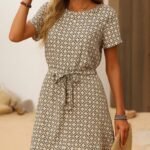 Kadın Kısa Kollu Yuvarlak Yaka Beli Kuşaklı Geometrik Desenli Süprem Elbise