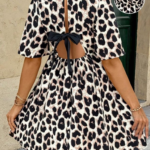 Kadın Kısa Kollu Kruvaze Yakalı Leopar Desenli Mini Süprem Elbise