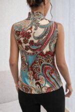 Kadın Kolsuz Balıkçı Yaka Desenli Süprem Bluz - Görsel 3