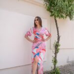 Fuşya Desenli Yırtmaçlı Elbise