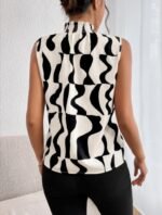 Kadın Kolsuz Balıkçı Yaka Desenli Süprem Bluz - Görsel 2