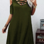 Dekolteli Bağcık Detay Viskon Kumaş Elbise