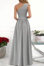 Kadın Omuzlardan Açık Asimetrik Yaka Detaylı Yırtmaçlı Maksi Boy Janjan Krep Elbise - Görsel 3