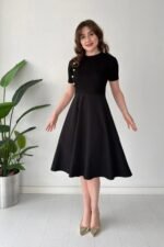 Kadın Kısa Kollu Bisiklet Yaka Gold Düğme Detay Midi Boy Elbise - Görsel 3