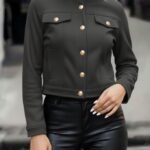 Kadın Uzun Kollu Yakadan Ve önden Düğmeli Süet Kısa Ceket