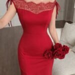 Kadın Göğüs Ve Yakası Dantel Detaylı Kayık Yaka Görünümlü Uzun Ithal Krep Elbise