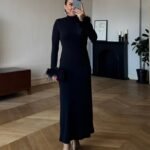 Kadın Uzun Kollu Balıkçı Yaka Kol Ağzı Tüy Detaylı Uzun Krep Elbise