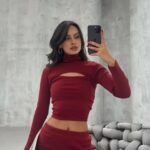 Kadın Uzun Kollu Pencere Detay Göğüs Dekolteli Bluz Ve Bol Paça Pantolon Ikili Takim