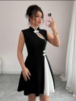 Kadın Yarım Balıkçı Yaka Pencere Dekolte Ve çift Renk Detay Mini Elbise - Görsel 3