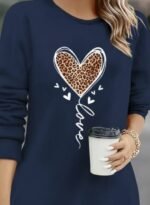 Kadın Uzun Kollu Bisiklet Yaka Kalp Desenli Kısa Viskon Elbise - Görsel 2