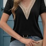 Kadın Kısa Kollu V Yakalı Dantel Detaylı Viskon Bluz