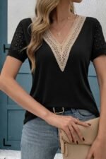 Kadın Kısa Kollu V Yakalı Dantel Detaylı Viskon Bluz