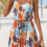 Kadını Askılı V Yakalı Duğme Detaylı Desenli Kısa Süprem Elbise