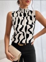 Kadın Kolsuz Balıkçı Yaka Desenli Süprem Bluz - Görsel 3