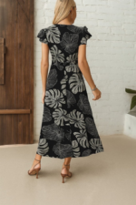 Kadın Kısa Kollu V Yakalı Desenli Yandan Yırtmaçlı Süprem Elbise - Görsel 3