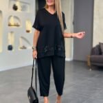 Kadın Kısa Kollu V Yakalı Pul Payetli Viskon Iki Iplik Bluz Ve Pantolon Ikili Takım