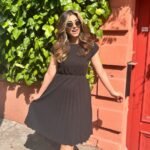 Kadın Kısa Kollu Yakası Açık Belden Lastikli Pileli Kısa Ithal Krep Elbise