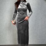 Kadı Uzun Kollu Omuzdan Büzgülü Yandan Taş Detaylı Uzun Kadife Elbise