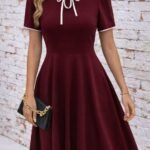 Kadın Kısa Kollu Yakadan Bağcıklı Ve Fırfırlı Midi Janjan Krep Elbise