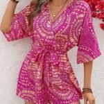 Kadın Kısa Kollu Kruvaze Yakalı Belden Kuşaklı Desenli Kısa Süprem Tulum