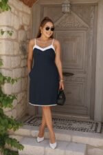 Kadın Ip Askılı Geniş V Yakalı çift Renkli Janjan Krep Mini Elbise - Görsel 2