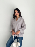 Arkası Asimetrik Yırtmaç Kesim Detaylı Cizgili Bluz Gömlek - Gri - Görsel 4