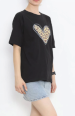 Sevgililer Günü İçin Özel Tasarım Leopar Kalp Baskılı T-shirt - Siyah - Görsel 2