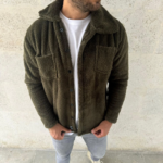 Erkek Pelüş Polar Hırka Gömlek – Yakalı, İlik Düğmeli, Göğüs Cepli, Yumuşak Dokulu Kışlık Regular Fit Rahat Günlük Model - Haki - Görsel 4